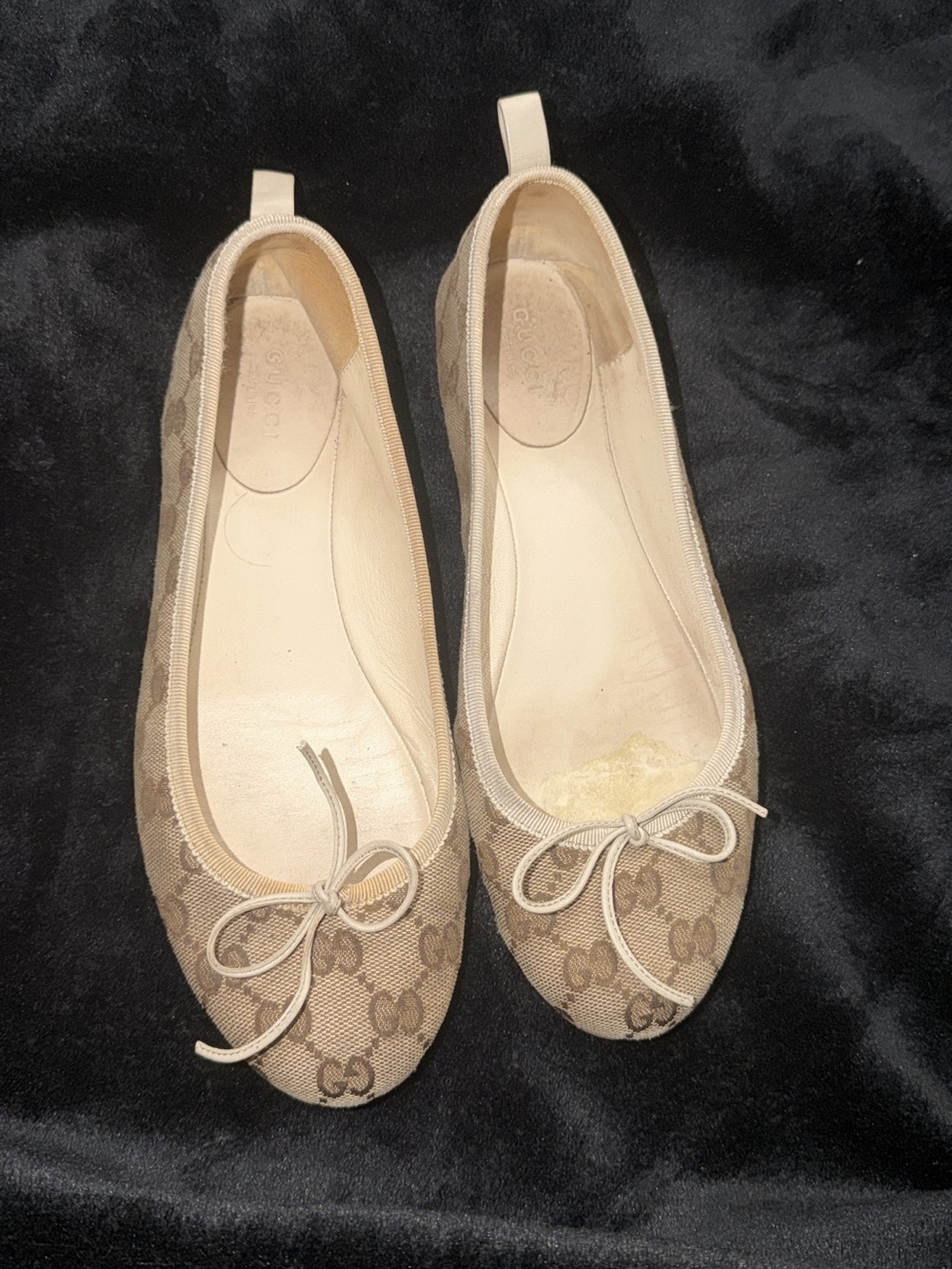 Gucci Beige GG Canvas Ballet Flats with Bow Trim